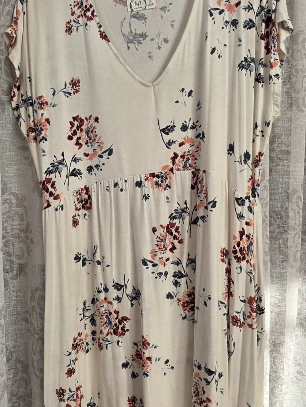 Maurices Ivory Floral V-Neck Tunic with Coral‎ & Navy Accents
